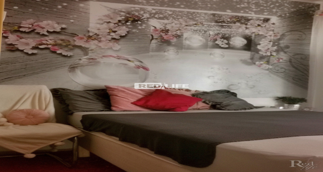 Sziasztok! Keresek j&oacute; megjelen&eacute;sű, ig&eacute;nyes,
