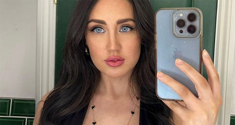 Megan Fox lookalike doing adult job