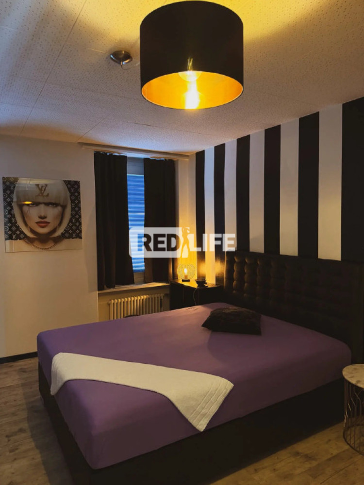 independent work Laufhaus private apartments
