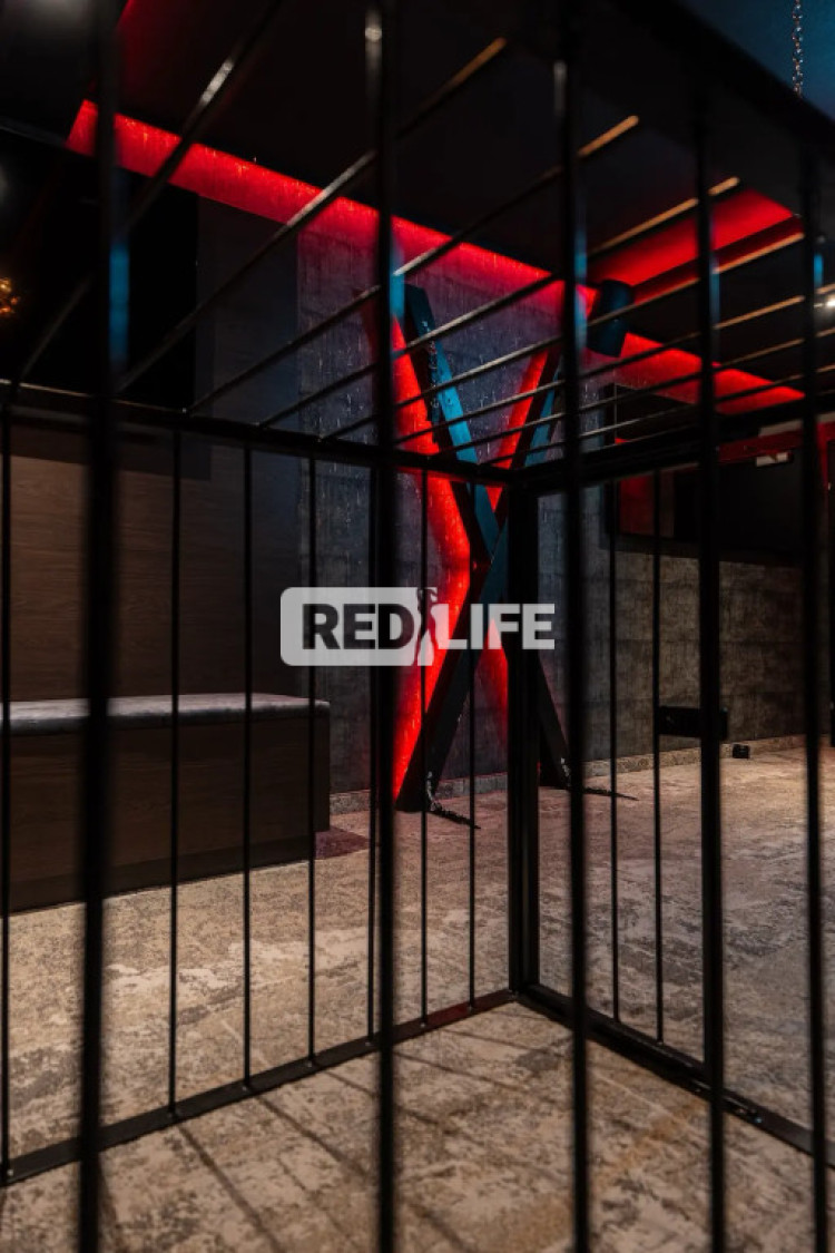 elite club exclusive environment Nightclub