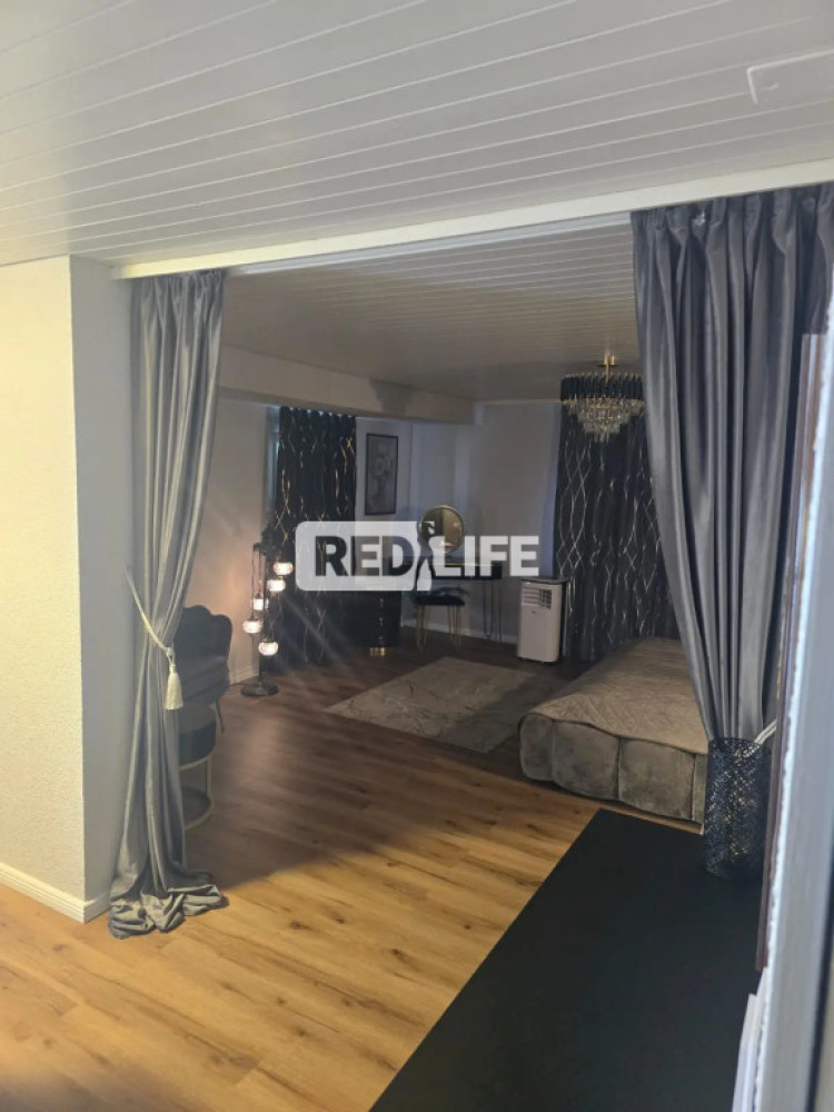 independent work Laufhaus private apartments