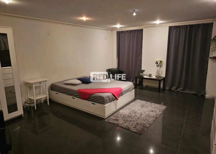 independent work Laufhaus private apartments