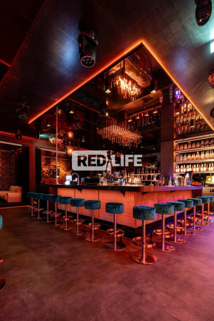 elite club exclusive environment Nightclub