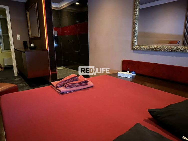 chalet escort job friendly team